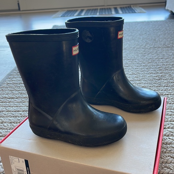 Hunter US size 9 toddler black rain boots 🖤 - Picture 2 of 5